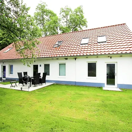 Semesterbostad Reihenhaus Rotkehlchen, Lohmen