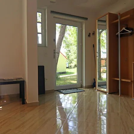 Casa de Férias Reihenhaus Rotkehlchen, Lohmen *